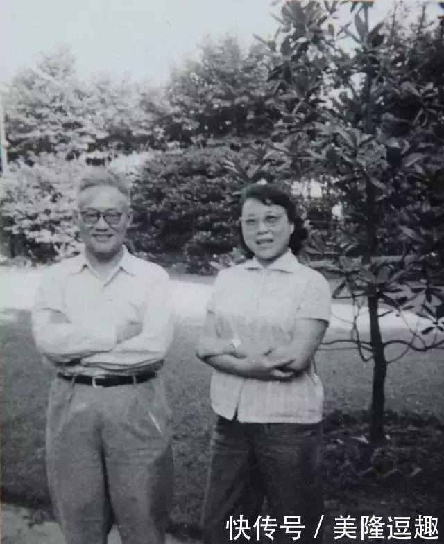  妻子|百岁老人的爱恋，和妻子相伴28年，骨灰放枕边共眠33年