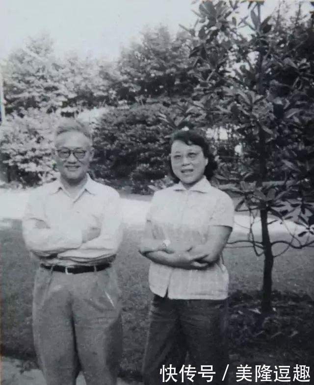 妻子|百岁老人的爱恋,和妻子相伴28年,骨灰放枕边共眠33年