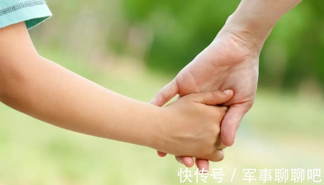 孩子|为什么很多老人给子女带娃,最后却活得不如一个保姆?