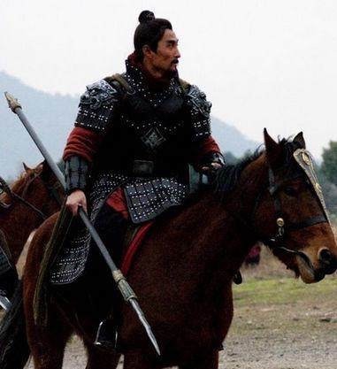 老少皆宜|鲁智深林冲一见如故,为何梁山后2人形同陌路?原因让人感同身受