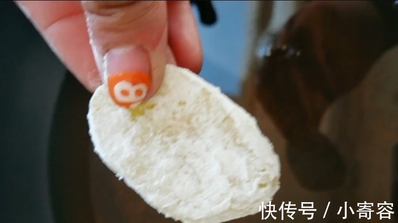 提升|炸土豆片撒上这种调料,香味瞬间提升10倍,一盘上来秒光。