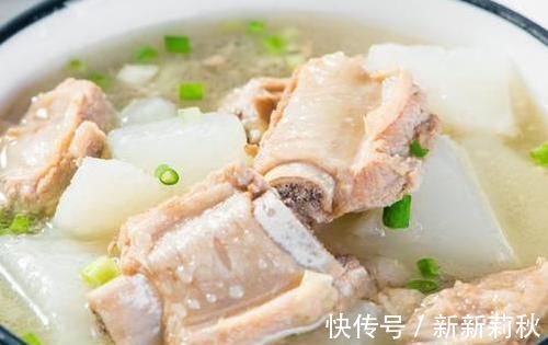 排骨|炖排骨时,先焯水就错了,多加这2步,排骨又香又嫩,不柴也不腥