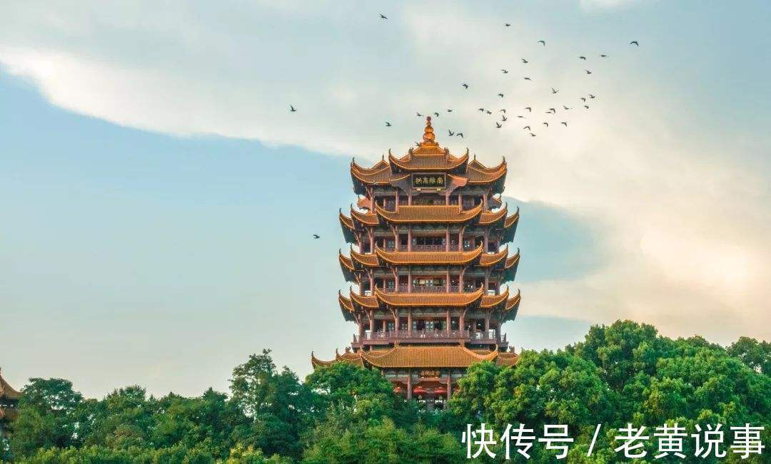 崔颢|崔颢的《黄鹤楼》，对仗并不工整，为何还被赞为唐人七律之冠？