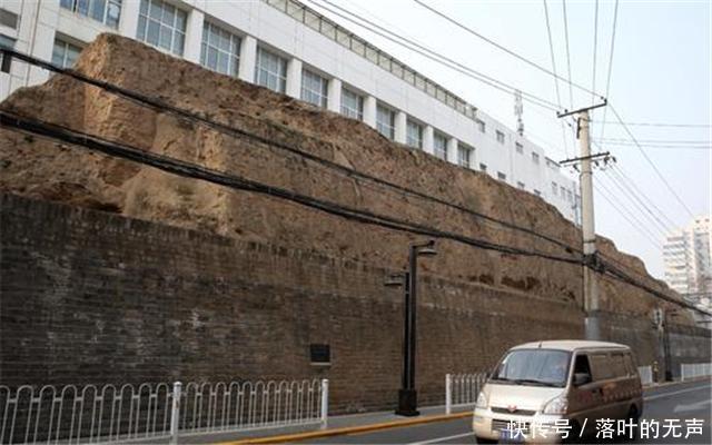 中国这段土墙,600多年无人敢拆还要定期维护,有何缘由