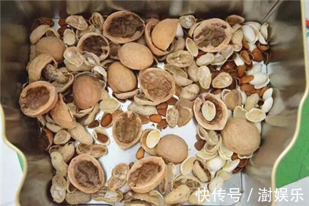 花盆底|人见人烦的“东西”,却是养花“宝贝”,养啥旺啥,土壤肥沃疏松