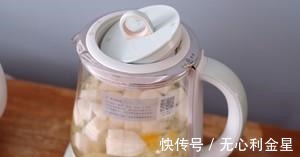雪梨银耳粥|雪梨银耳粥，润喉养肺，实乃午后茶水之首选！
