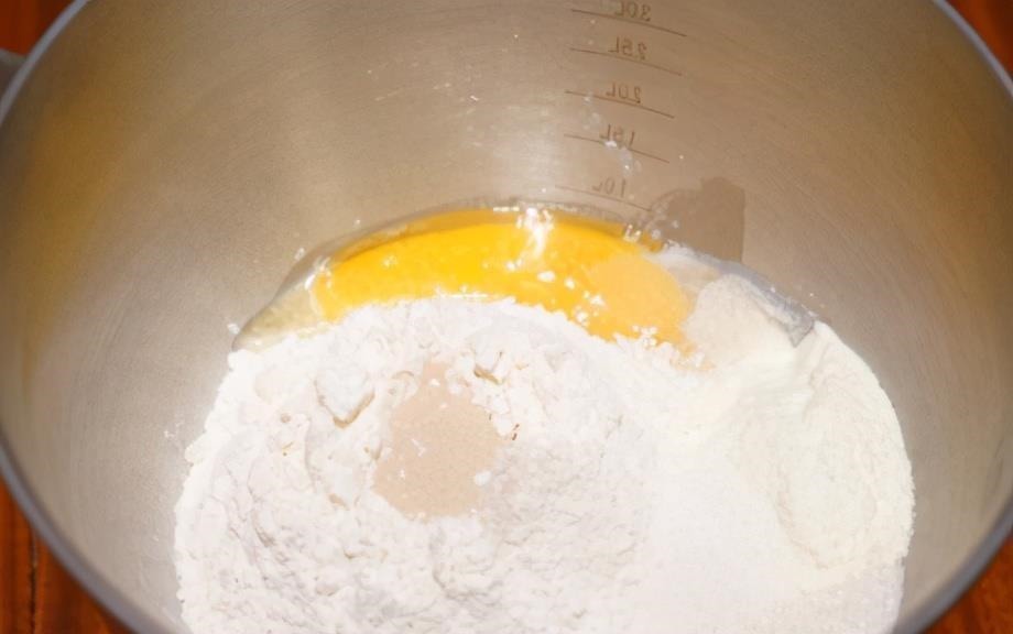 面包的配方我用了3年,不用黄油,一次发酵也能蓬松暄软,不干硬