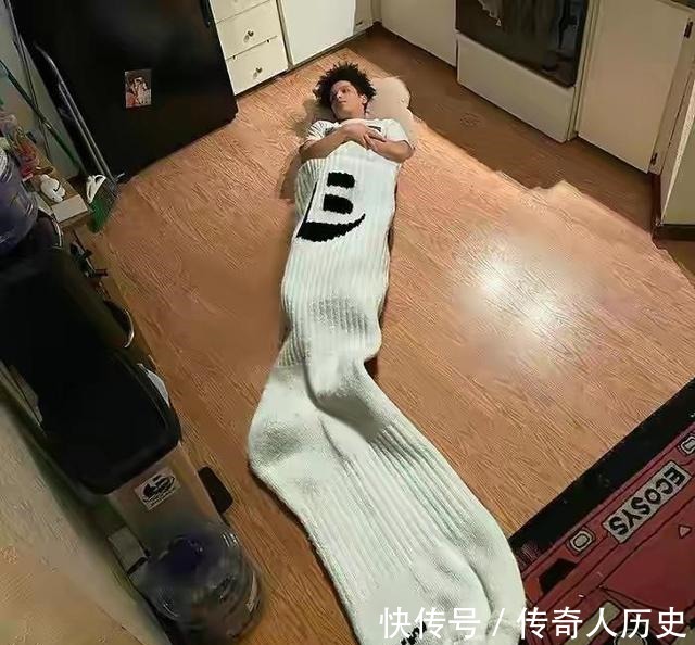 高跟鞋#22个奇葩设计,荡秋千式马桶,上厕所也要技术!