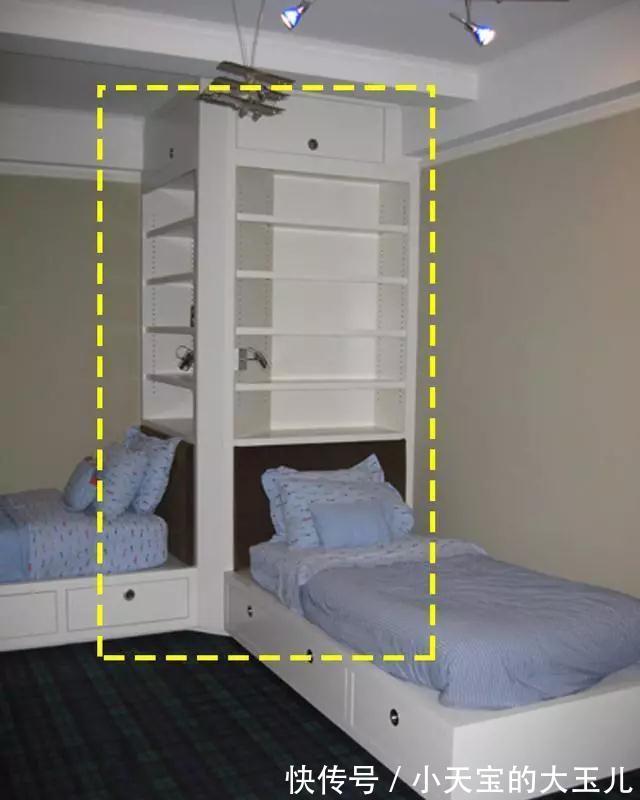 收纳|儿童房不做上下铺,现在流行2张床靠墙放,中间转角收纳柜