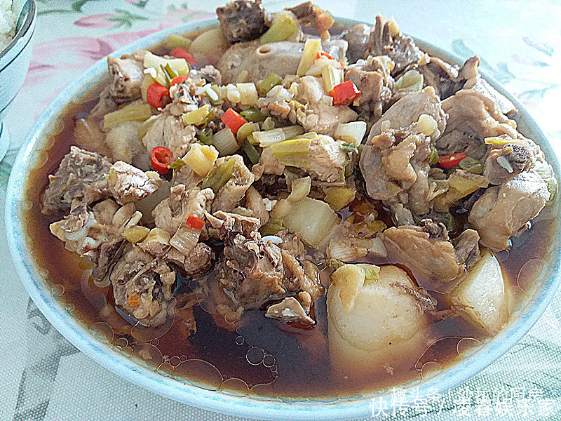 猪牛羊肉都靠边站,天冷最该吃此肉,更滋补,16元就能买1只