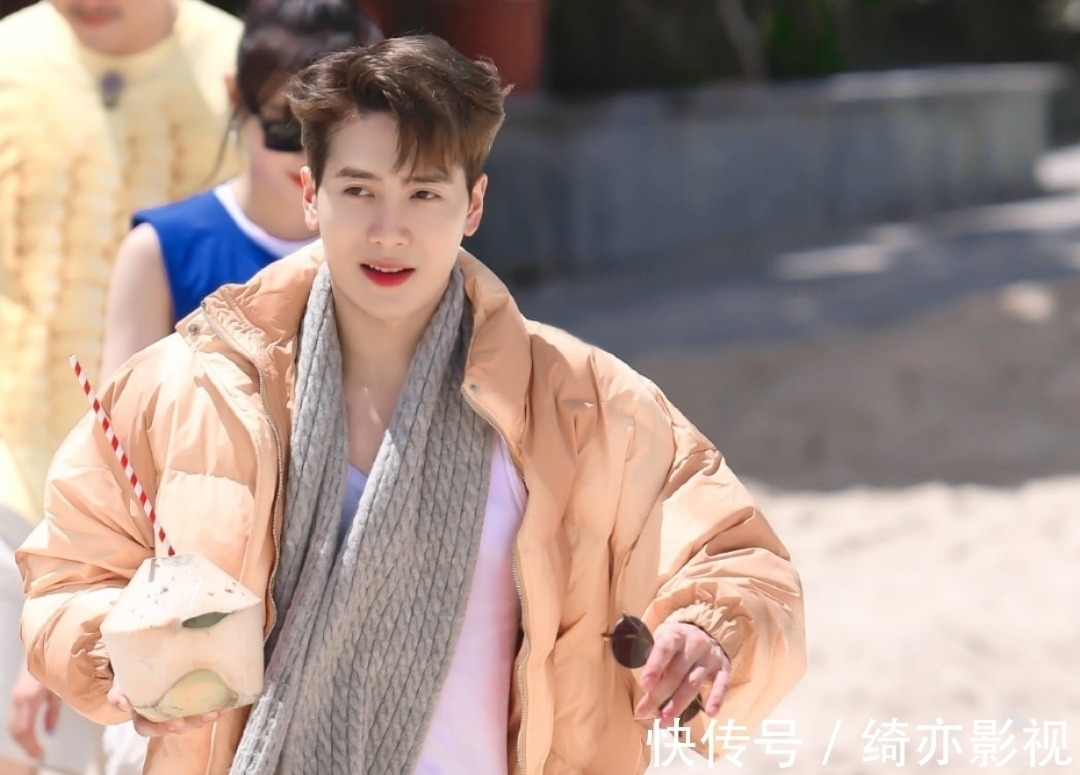 特殊身份|說實話,看完跑男之后不太喜歡蔡徐坤!反而對她好感多了