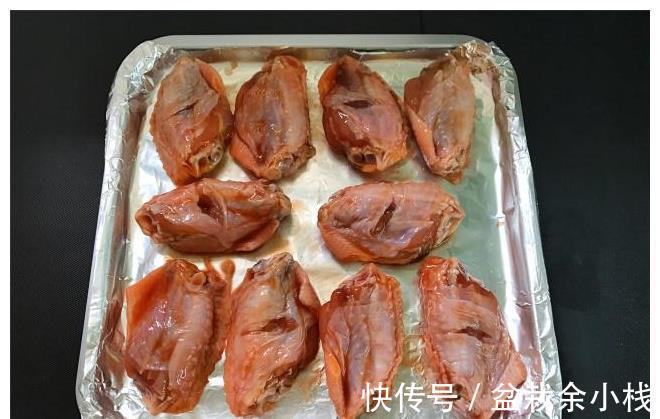想吃|想吃烤翅不用买,简单2步在家就能做,鲜嫩多汁,香到流口水