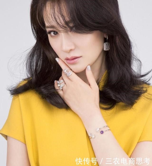 有色&李小冉戴翡翠温婉娴静、典雅大方!翡翠作为饰品究竟能有多优秀!