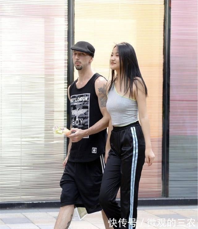 颜色 打底裤尽显甜美风格，充满女性魅力风情，突出高雅风格！