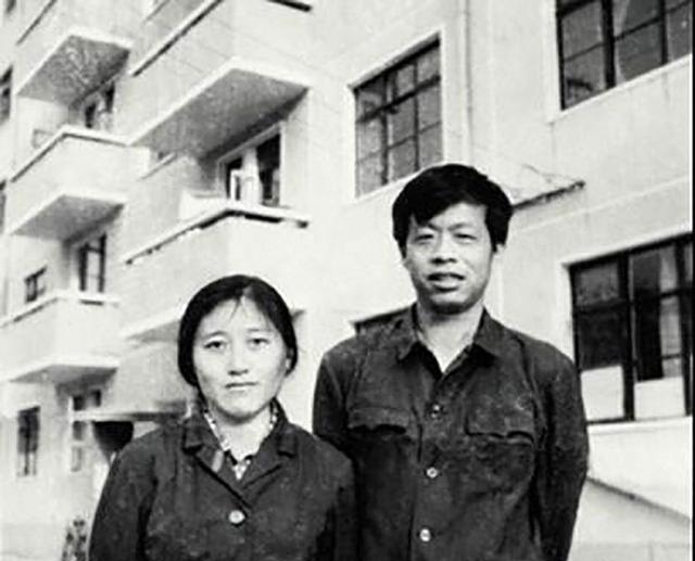 45岁王小波惨死前的一幕:额头撞破皮!医生在牙齿内检测出白灰