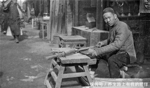 闰土&刺猹少年闰土的真实结局如何中年被鲁迅辞退,50多岁便含恨西去