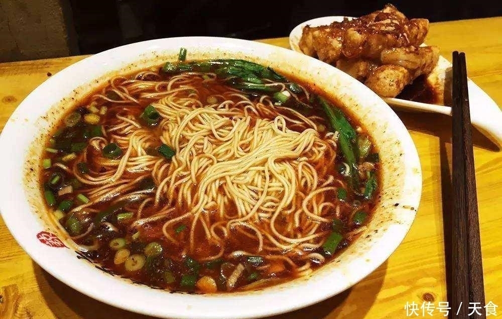 中国“白色面条”火遍美国,一碗面分量十足,能吃完还有千元奖励