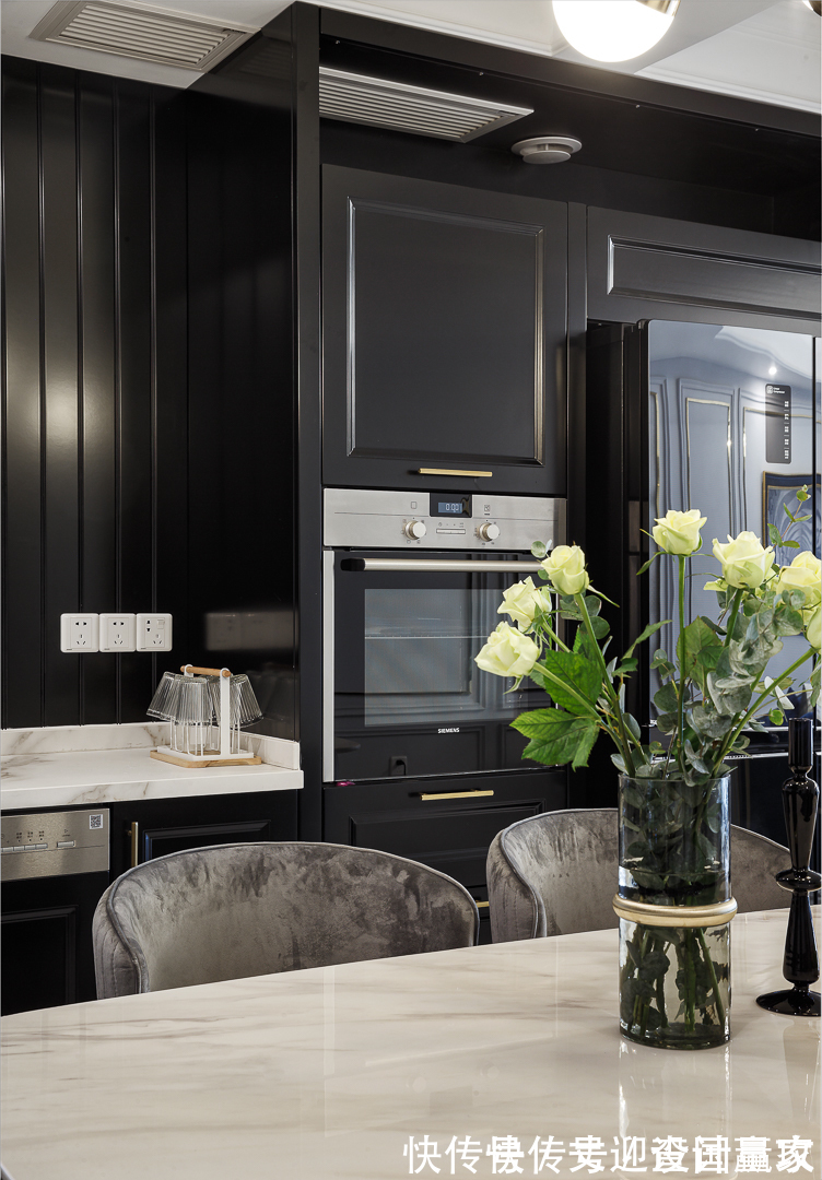 四居|130㎡轻奢四居,融入美式的沉稳庄重,打造温柔的质感生活