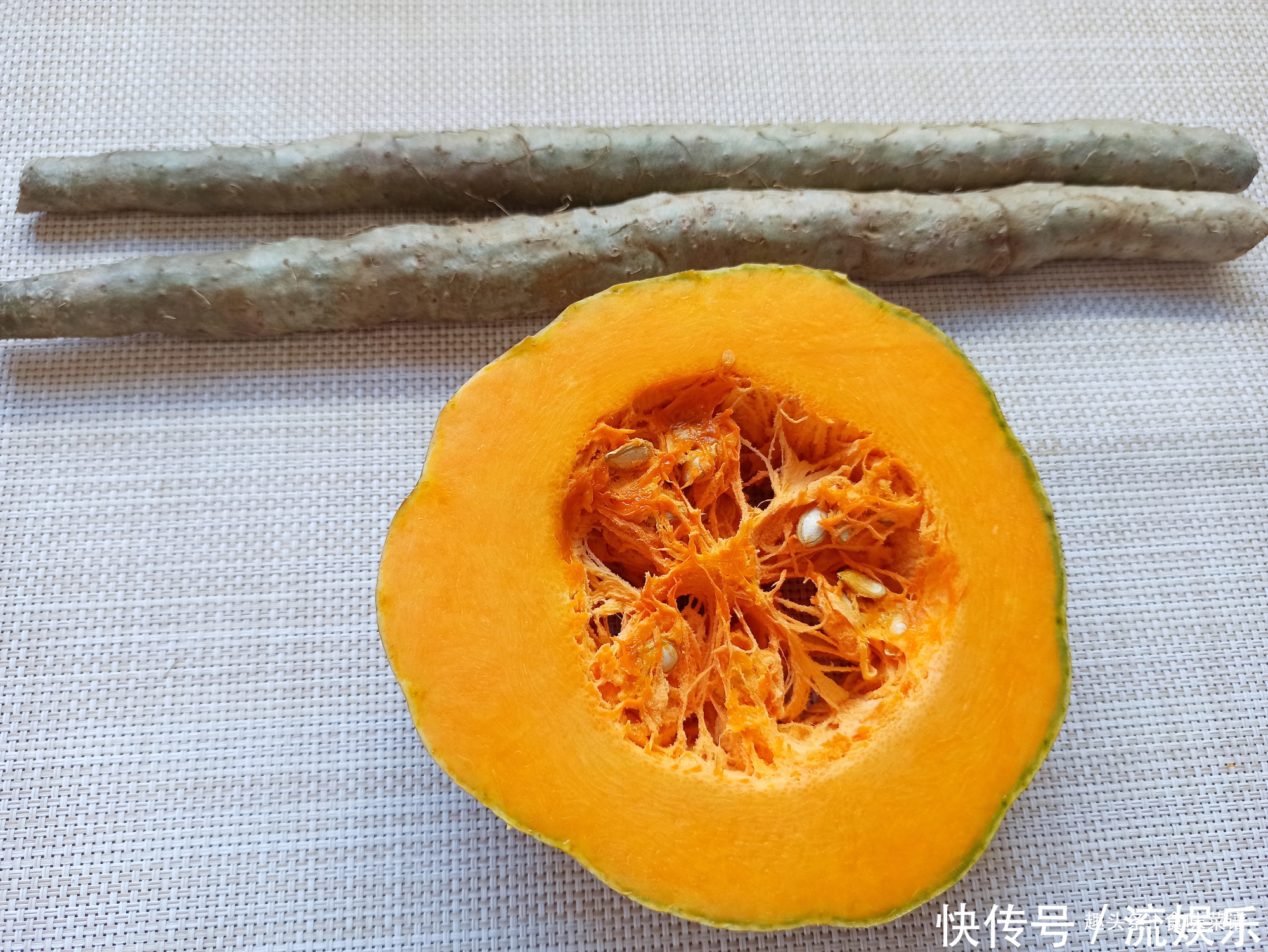 山药加南瓜的吃法火了,健脾养胃,外酥里软又解馋,比面包好吃