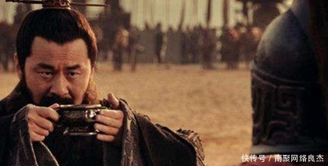 曹操|曹操为什么要去袁绍坟头哭丧吊唁？曹操跟袁绍是什么关系