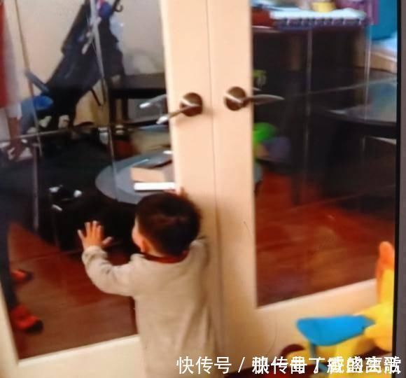 弟弟|二胎相差15岁，姐姐这样把弟弟赶出来，看完忍不住笑喷了