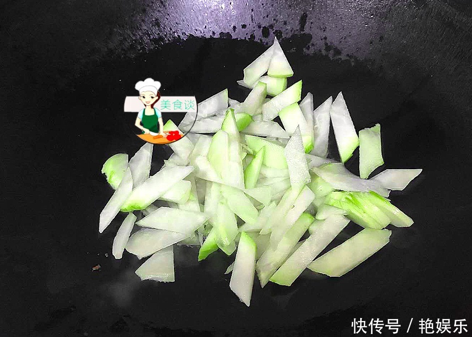 腊肠别总炒蒜苗了，搭配此菜一起炒，鲜香又爽口，大人孩子都爱吃