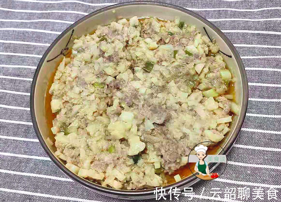 鲜香|夏天要多吃蒸菜,此菜蒸一蒸15分钟搞定,鲜香好消化,营养不上火