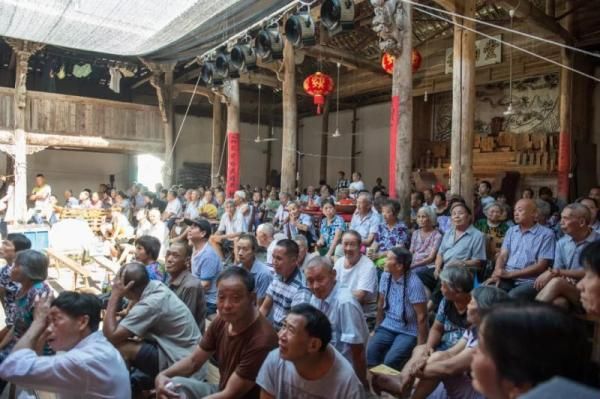  生存|疫情下的乡村演出市场 基层民营剧团生存观察