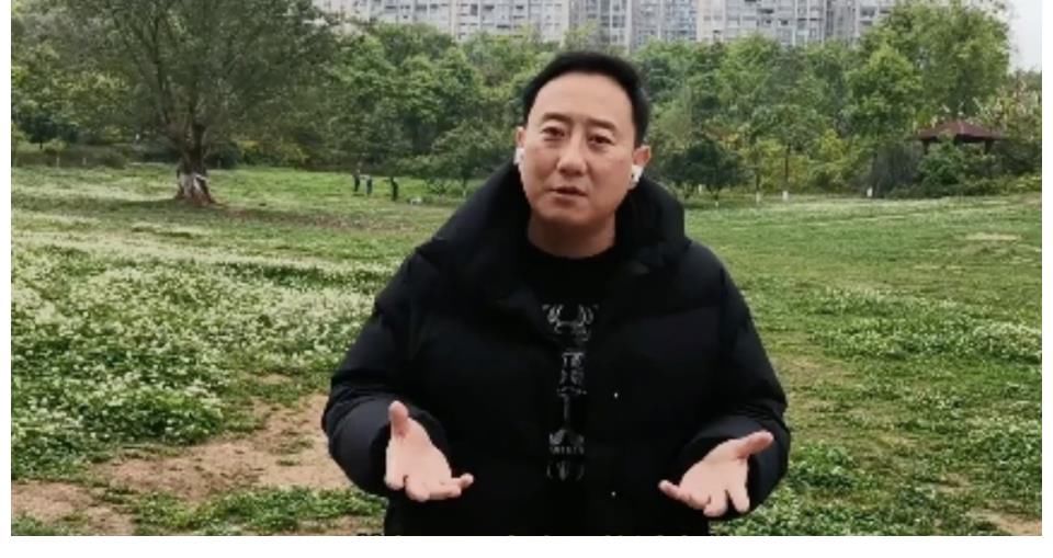 朱子语类|喜剧的内核是悲剧？曾在节目中让人大笑谭警官，为何自己抑郁了