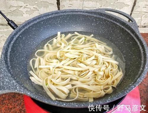 豆腐皮|豆腐皮换一种新吃法，香辣开胃，简单一拌，超爽口