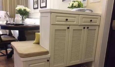 鞋柜|当初脑子进水了, 才会给鞋柜鞋柜下面留个空隙, 现在麻烦不断