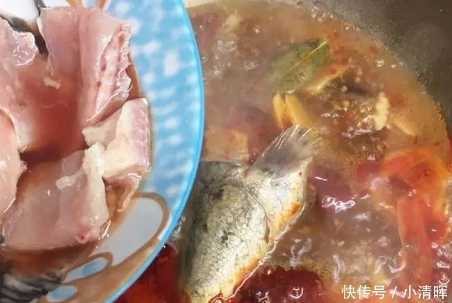 带劲|比水煮鱼好吃的火锅鱼,麻辣带劲,鱼肉滑嫩,比川菜馆还要地道!