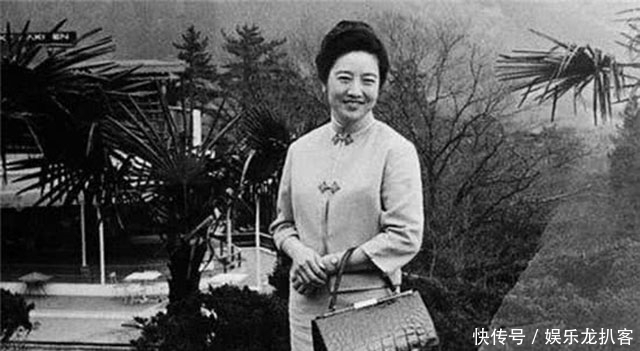 自带|千金洁癖严重,理发自带工具,吃饭自带碗筷,晚年却沦落街边炸油条