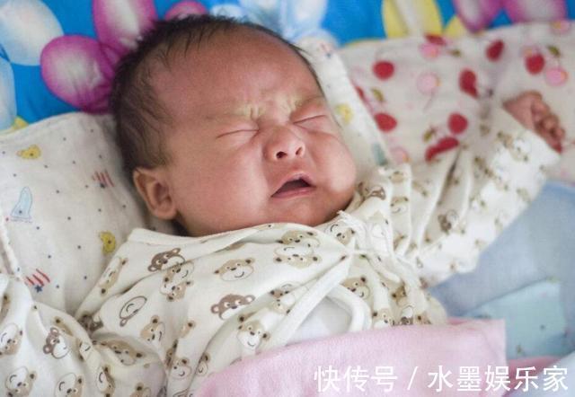 妈妈|宝宝哭是天生的笑是智商高表现宝宝三个时间笑,可能更聪明
