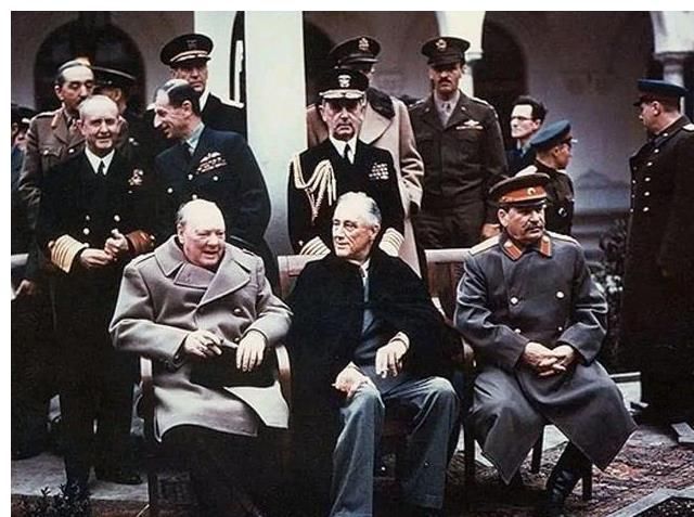 相继|二战之后，英法相继放弃殖民地，为何苏俄却没有放弃一块？