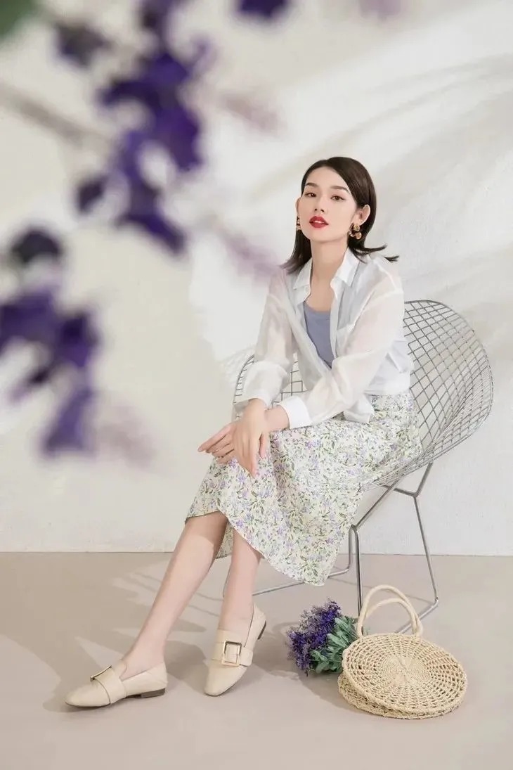 搭配|今夏流行“升级版”半身裙，搭配衬衫、T恤，适合腿粗、胯大的你!