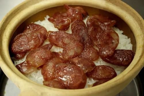  锅巴|电饭锅一焖就搞定的煲仔饭，有肉有菜还有焦脆锅巴！