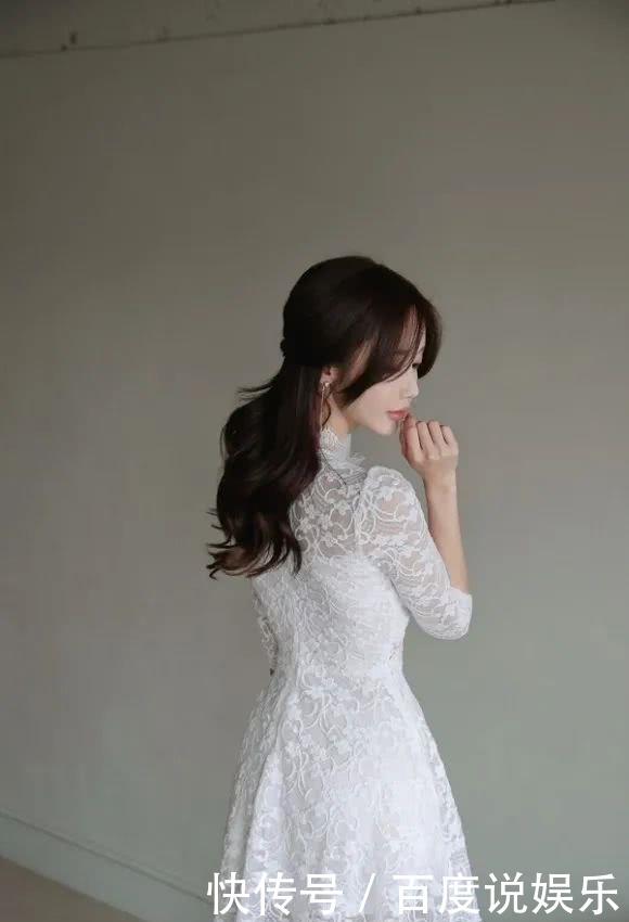 卷叶|美女鉴赏:苔丝风铃卷叶纯色幽雅小洋裙