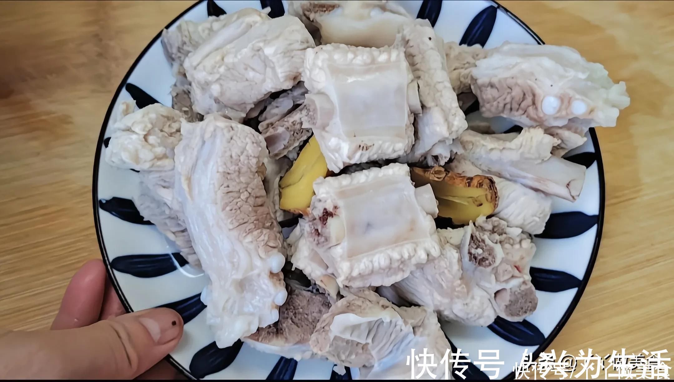 秘方|炖排骨汤,切记不要直接炖,教你饭店不外传秘方,汤鲜不腥肉不柴