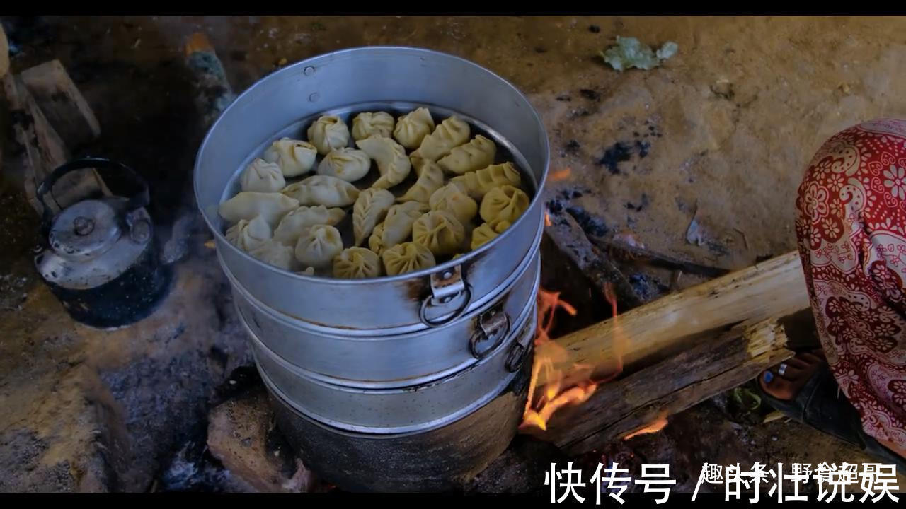 咖喱粉|尼泊尔兄弟家女儿长大了,引无数帅哥到家中玩,一起包猪肉饺子