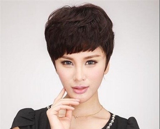 减龄 40岁的女人一定要注重发型,试试这几种,不仅舒服还“减龄”