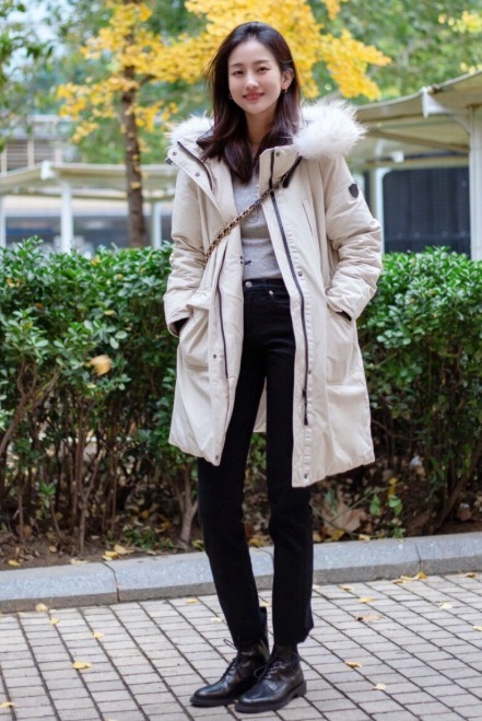 打底衫|入冬第一件羽绒服,一定要这样穿,越简单越高级!