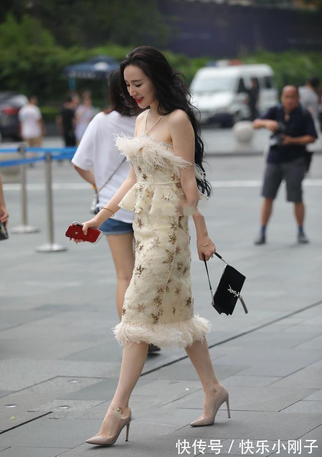 腰带 连衣裙风格千千万,既能兼顾休闲舒适,你会选择吗