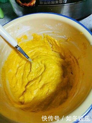 教你怎么做「夹心南瓜饼」超级好吃的，过年可以做来当点心送礼