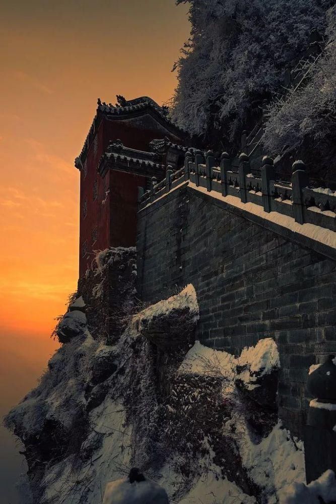 风雪|风雪武当山，仙境藏玄机！大雪封山时，道人、隐士都在干什么！