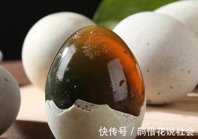 下酒|凉拌皮蛋，调料不要随便加，放这3味料，皮蛋解馋下酒，越吃越香