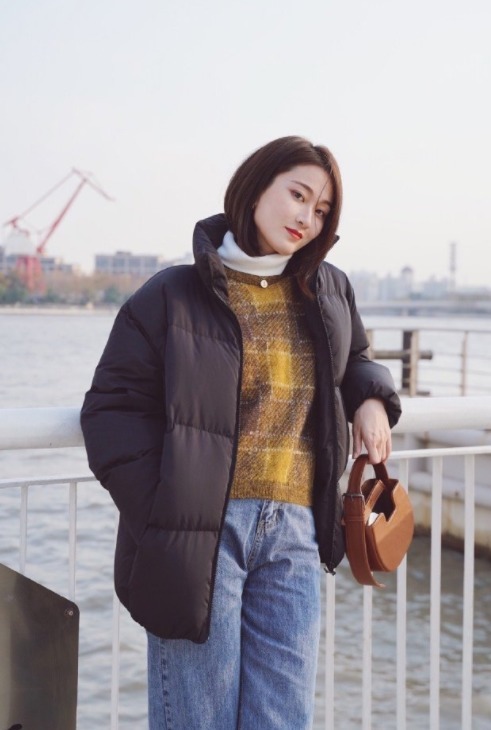 紧身裤 穿来穿去,还是更爱“阔腿裤”,遮肉显瘦又百搭,咋穿都好看