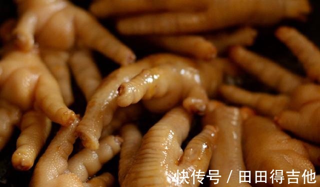 鸡爪|初秋季节当吃它,鸡爪软烂花生软糯,满满的胶原蛋白,好吃又养颜!