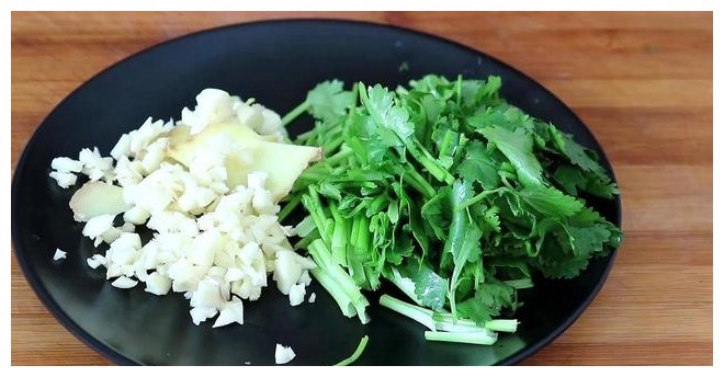 1颗白菜,2块钱豆腐,天冷家人最爱吃的做法,给红烧肉也不换