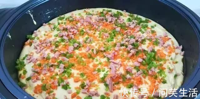 火腿肠|玉米面简单快速的做法,不揉面,不擀面,暄软拉丝,比面包好吃